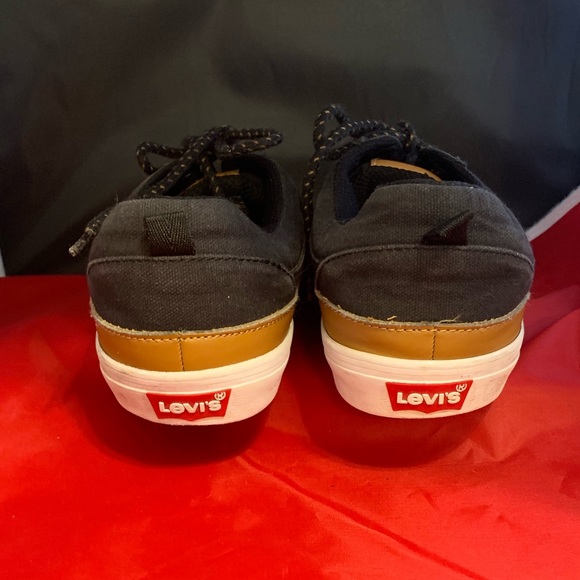 Levi’s Canvas Sneakers NWOT Sz 8 - Picture 2 of 7
